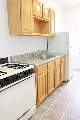 Rented by Realty 2000 Corp | media 22