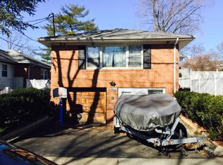 24415 Grand Central Pkwy, Flushing, NY 11362