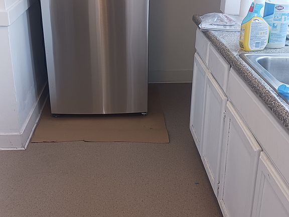 3rd image of 1531 W Sunset Blvd