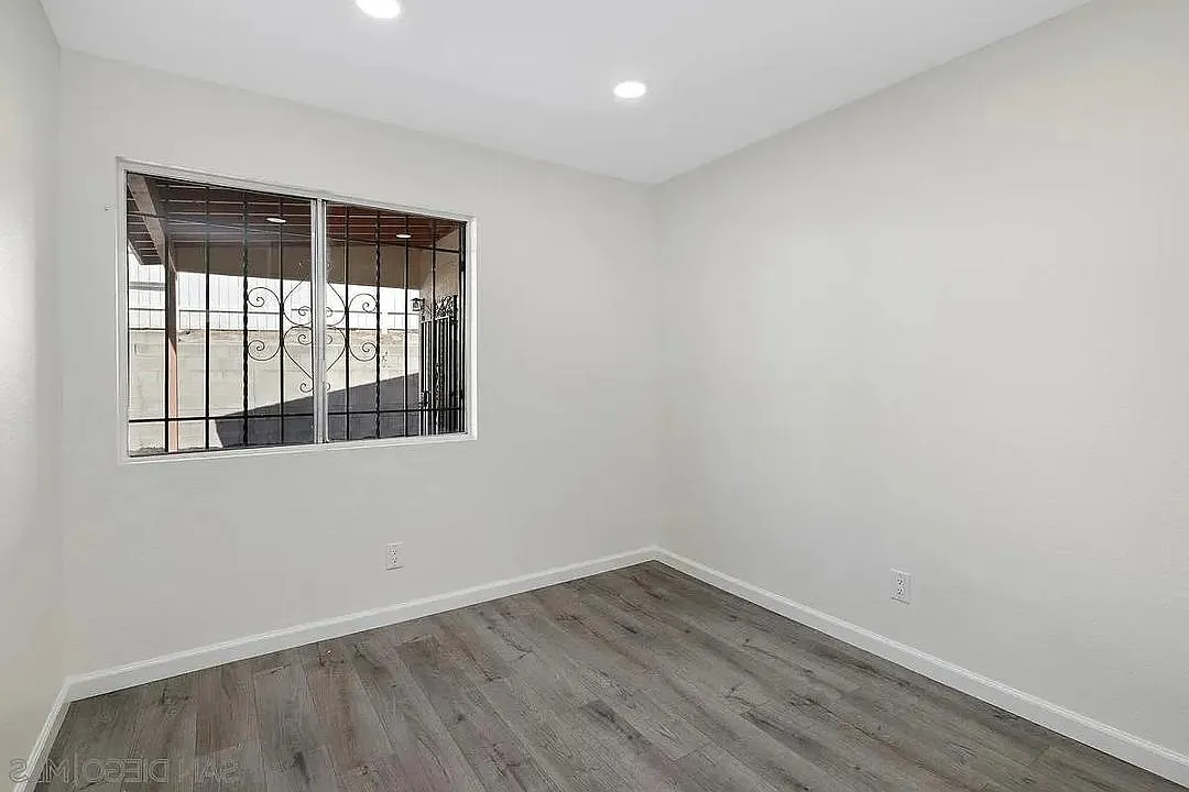 Building Photo - 6296 Varney Dr #3
