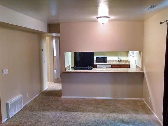 4th image of 4866 S Highland Cir APT 2