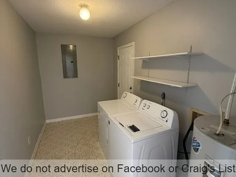 156 Hickman Ct — Photo 7
