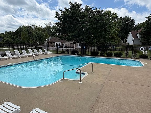 3rd image of 2062 W Willow Lakes Cv