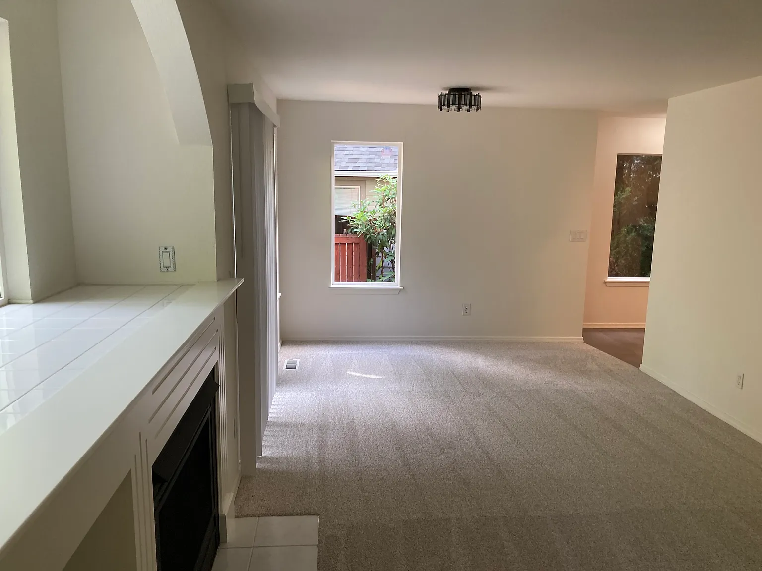 3 bed, 2.5 bath, 1645 sqft, $2,600 — Photo 2