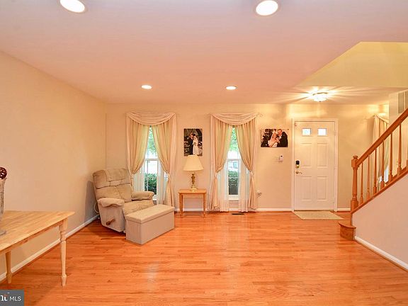 5th image of 6179 Oaklawn Ln