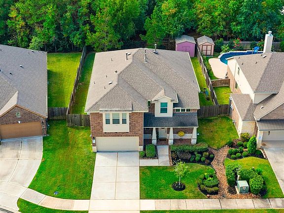 Home is situated perfectly in a four home cul de sac - plenty of room for family activities without worry of traffic!
