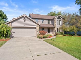 5707 Hartford Dr, Fort Wayne, IN 46835