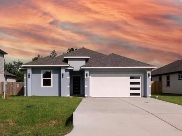 1055 Road 5203, Cleveland, TX 77327