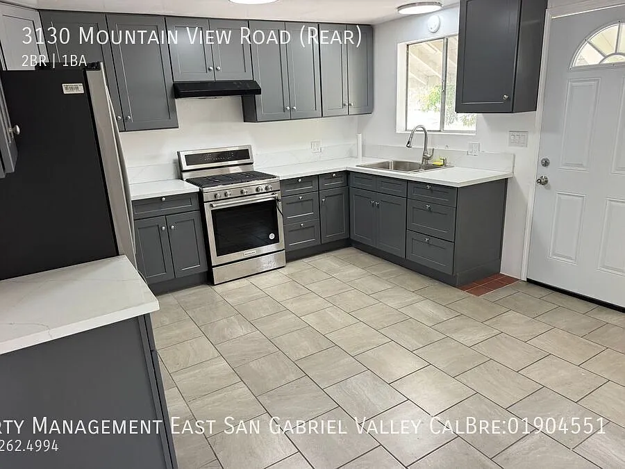 Updated Upper Duplex Unit in El Monte Spacious & Move-In Ready — Photo 4
