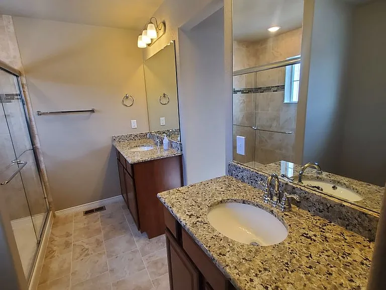 2421 Ridge Top Dr #5 — Photo 30