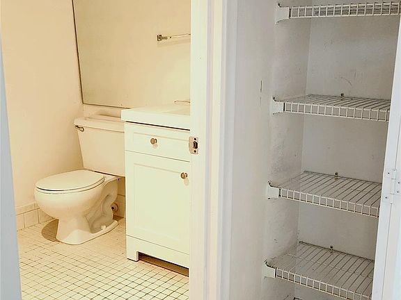 5th image of 1001 SW 128th Terrace #412B