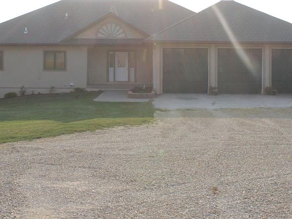2nd image of 1841 Highway E69