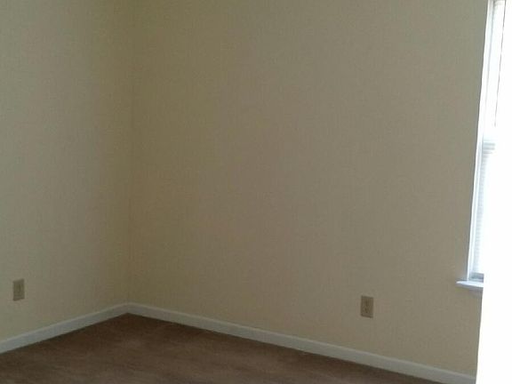 4th image of 119 Montague Dr