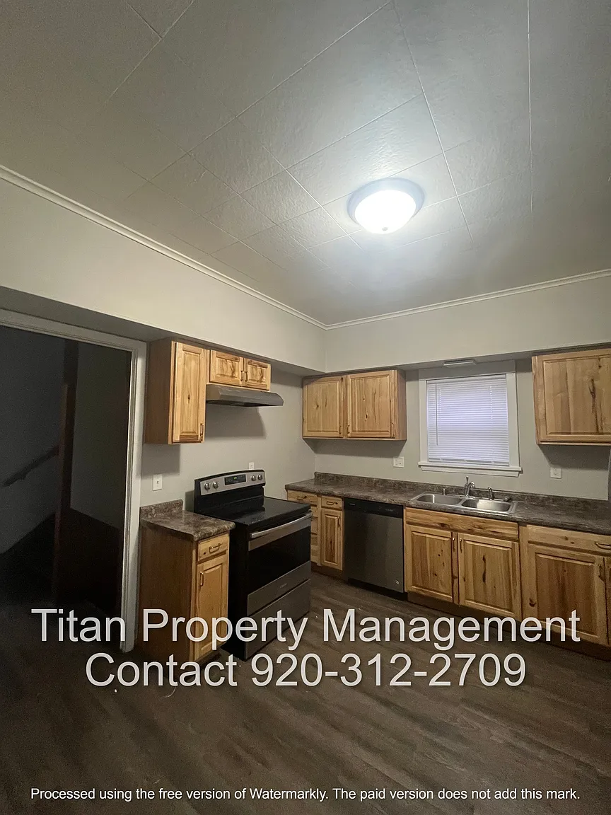 714 Central St photo 1
