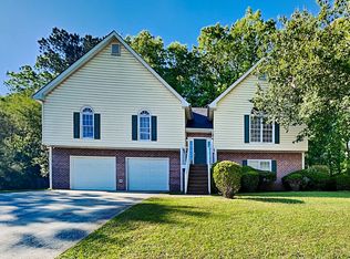 980 Burning Bush Dr, Loganville, GA