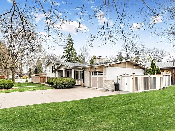 3rd image of 92 Auchmar Rd