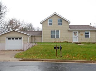 201 E Adams St, Cambridge, WI 53523