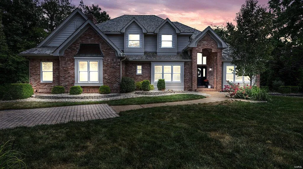 102 Friars Ln photo 1