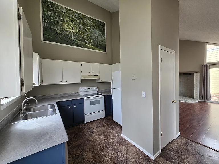 751 Columbine Village Dr #B — Photo 9