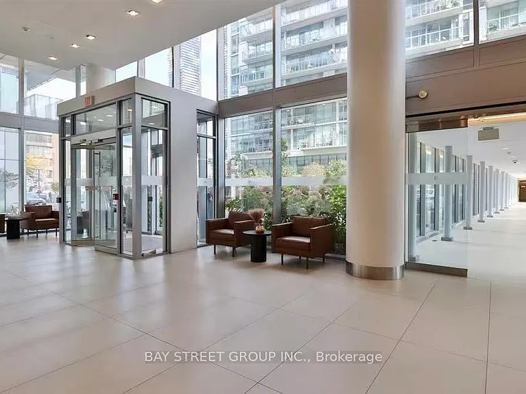 29 Queens Quay E #727 — Photo 3