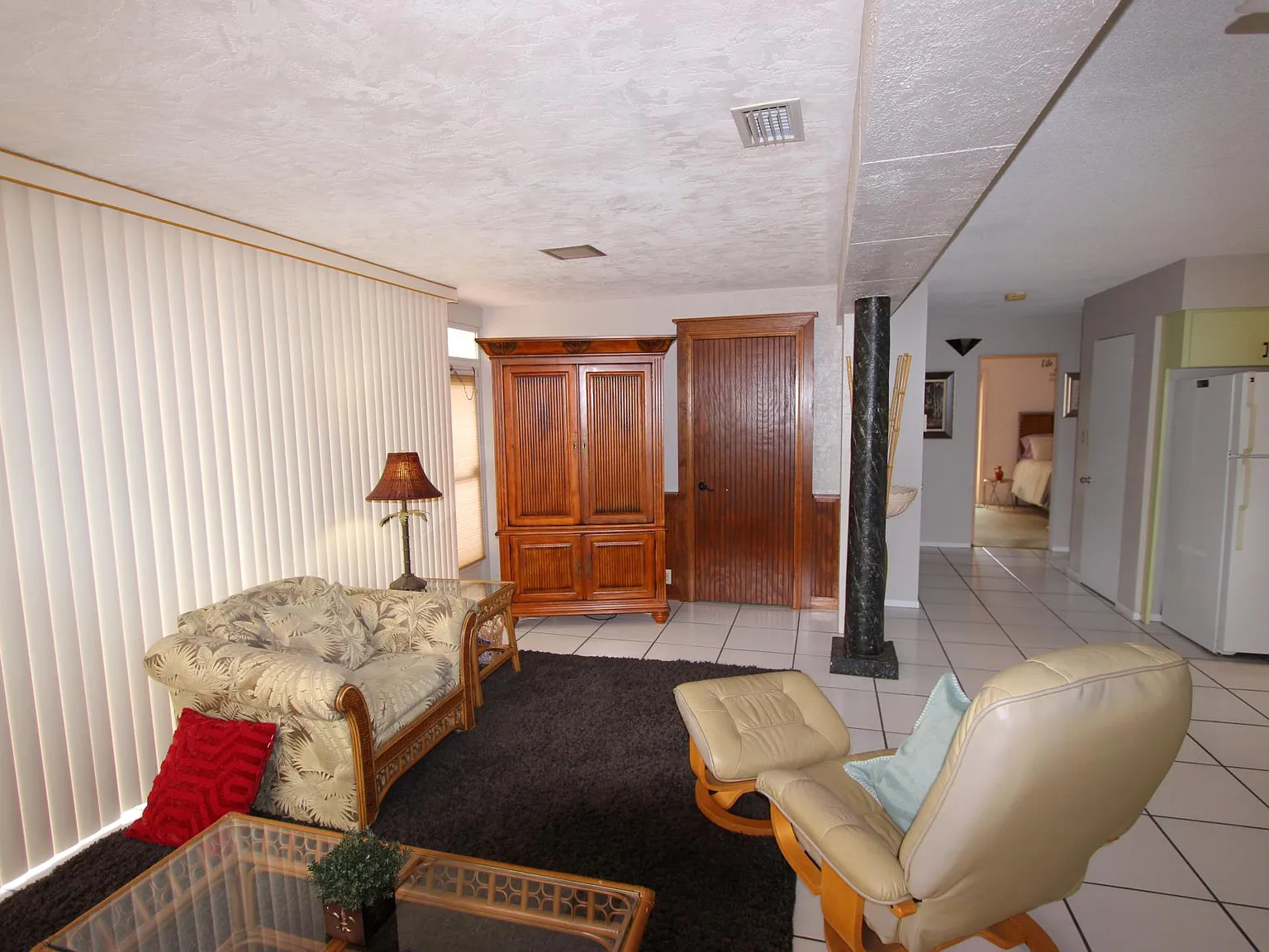 2 bed, 1200 sqft, $2,995 — Photo 3