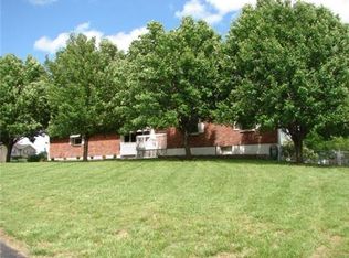 14245 Cedar Niles Rd, Olathe, KS 66061