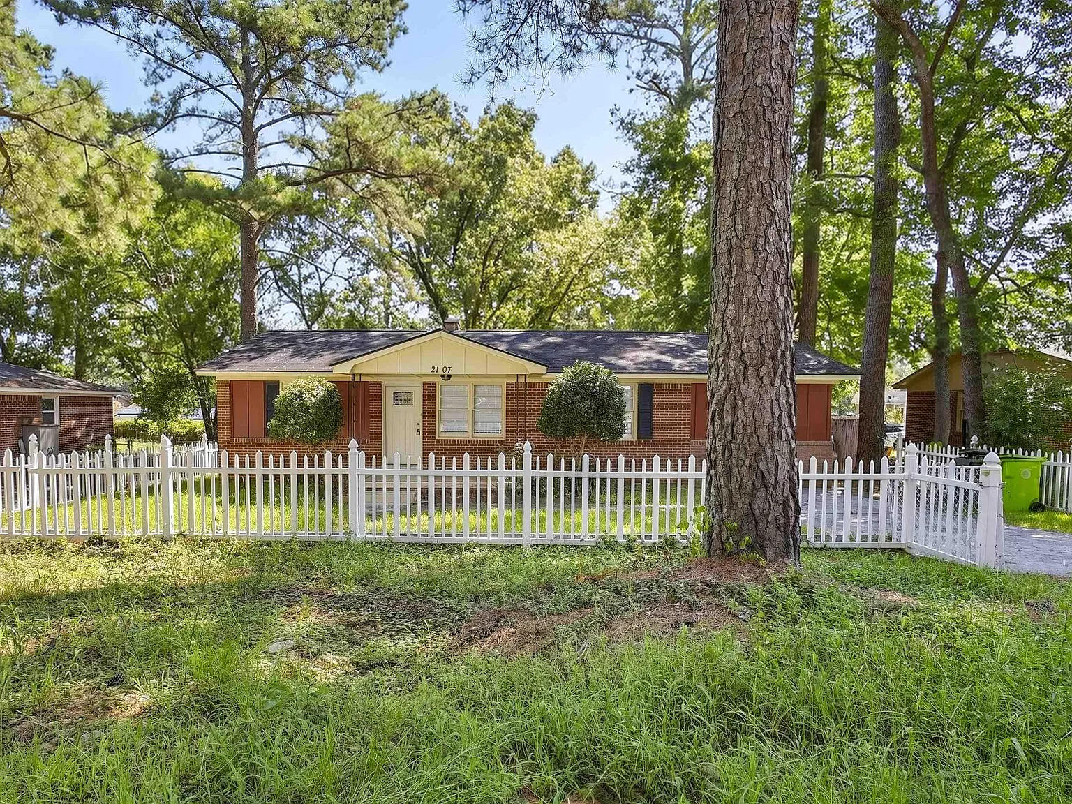 3 bed, 1353 sqft, $1,650 — Photo 1