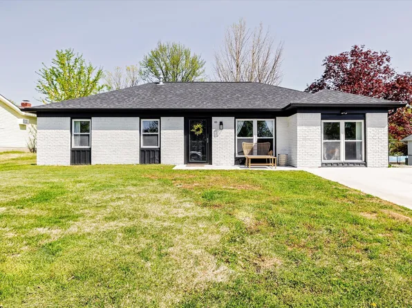 3702 W Stafford Dr, Bloomington, IN 47403