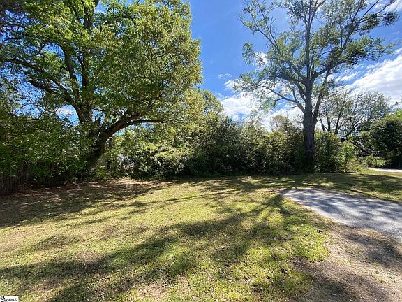 5th image of 719 Chestnut St