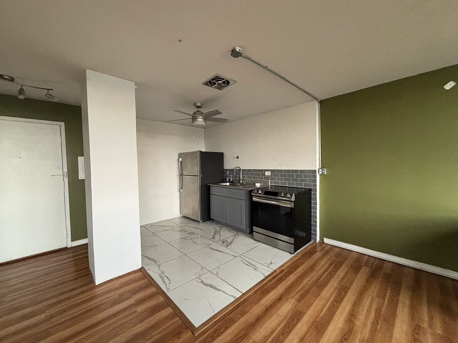 1 bed, 700 sqft, $1,100 — Photo 1