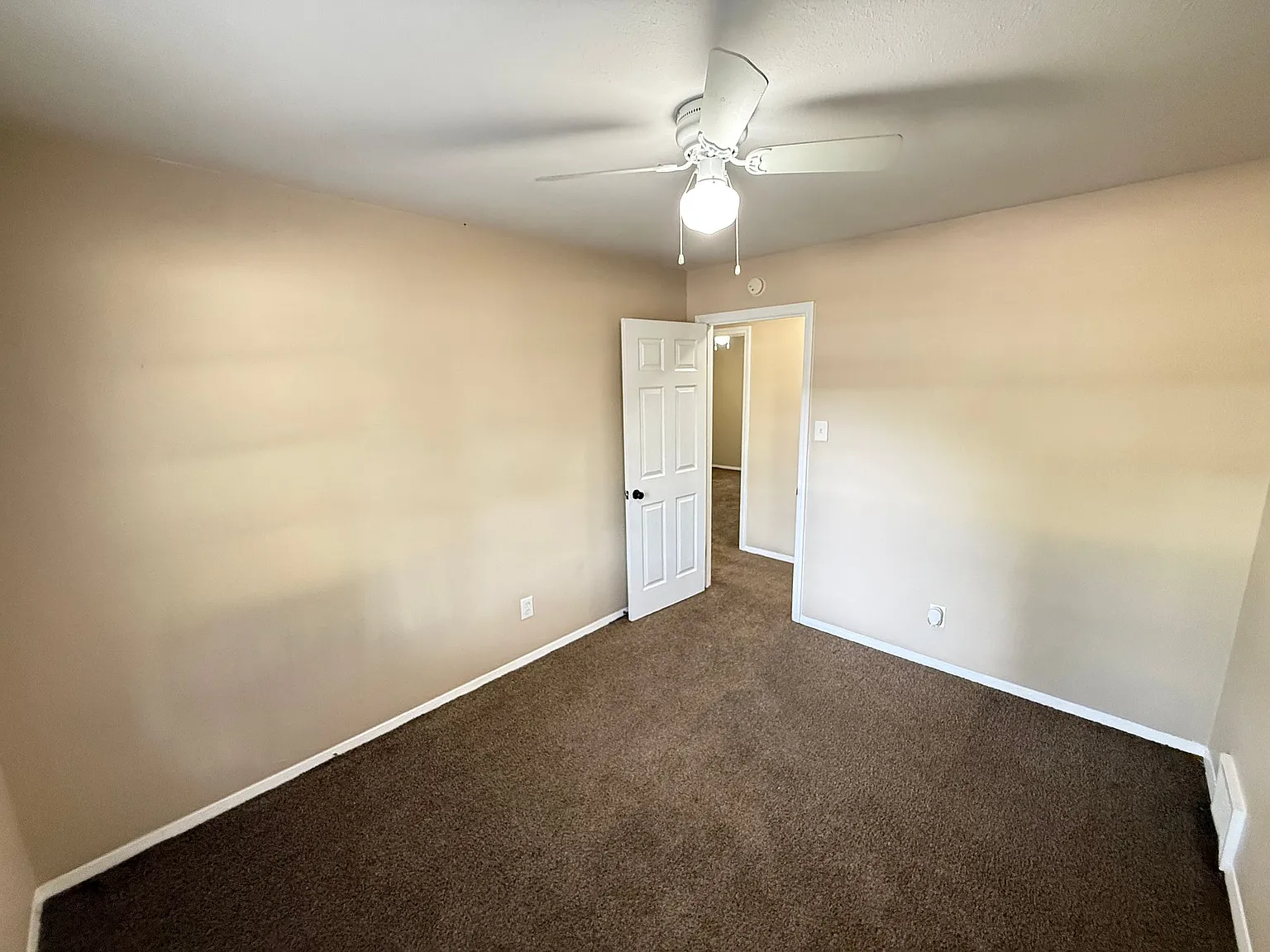 2094 Pueblo Ave — Photo 2