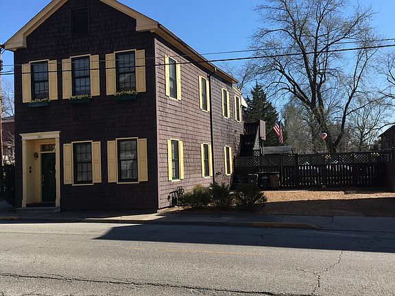 Exterior & Offstreet Parking