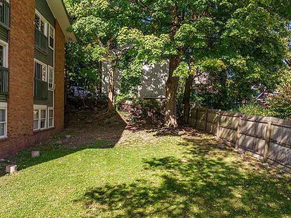 4th image of 314 Oak St APT 12