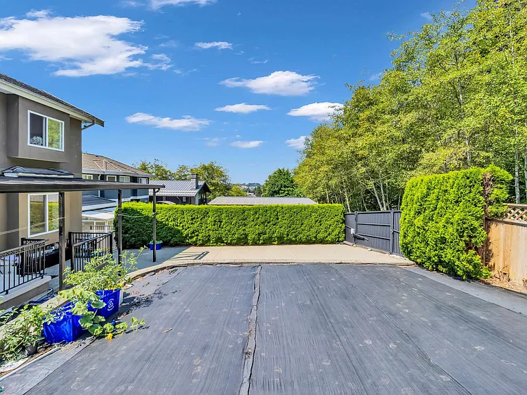 7353 Union St — Photo 35