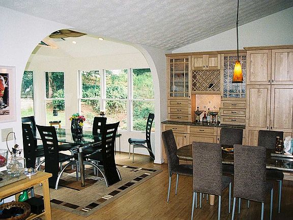 Kitchen & Dining Room