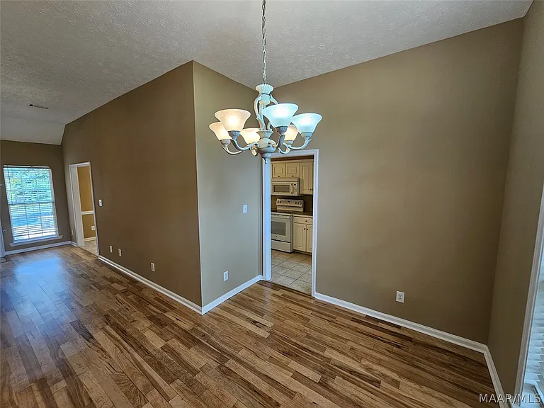 364 Homewood Dr — Photo 4