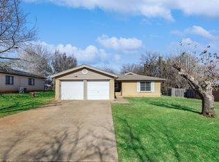 202 Arnett Dr, Euless, TX 76040