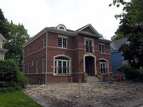 2nd image of 1110 Lake Ave