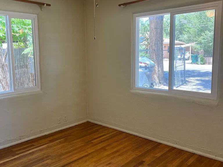1230 Montrose Pl SW — Photo 7