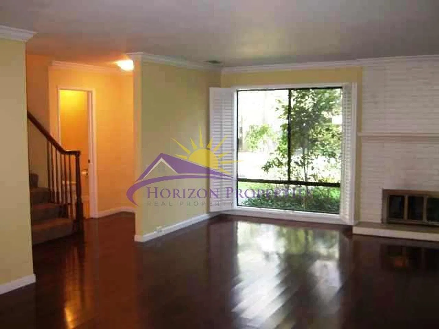 Spacious 2 Bed 2.5 Bath 1,748 sqft Campus Commons Home — Photo 2