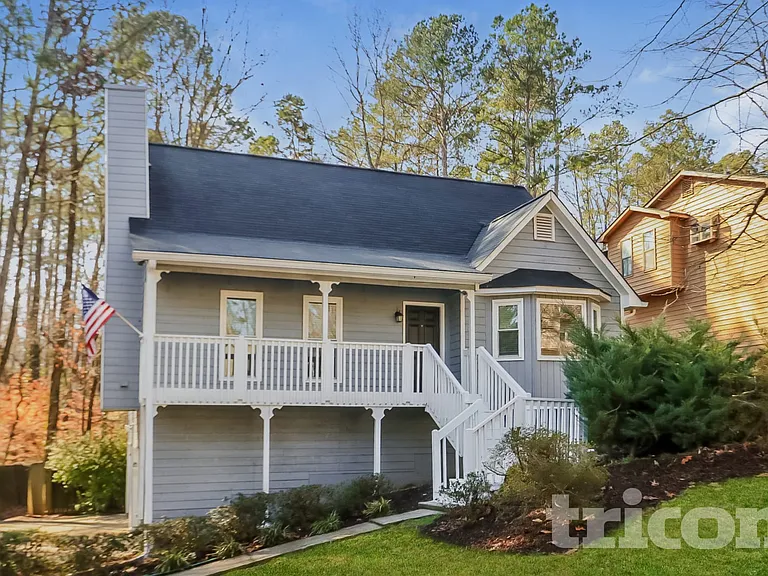 1147 Reading Dr NW — Photo 1