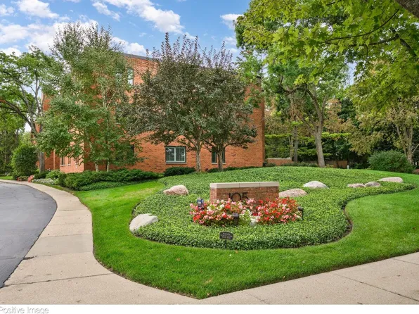105 E Laurel Ave APT 103, Lake Forest, IL 60045