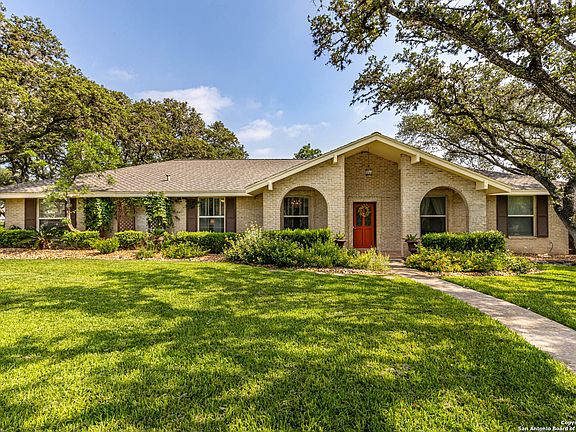 2nd image of 413 Park Oak Dr