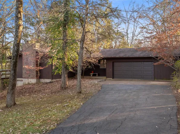 4 Red Bud Dr, Pacific, MO 63069