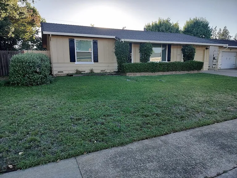 3378 Polaris Dr — Photo 2