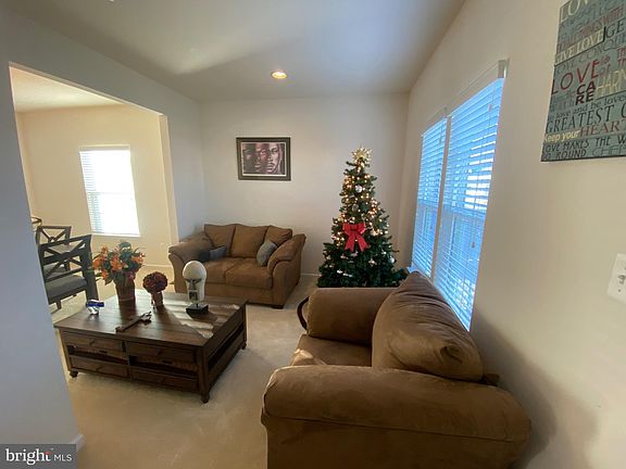 5th image of 9731 Dumbarton Dr