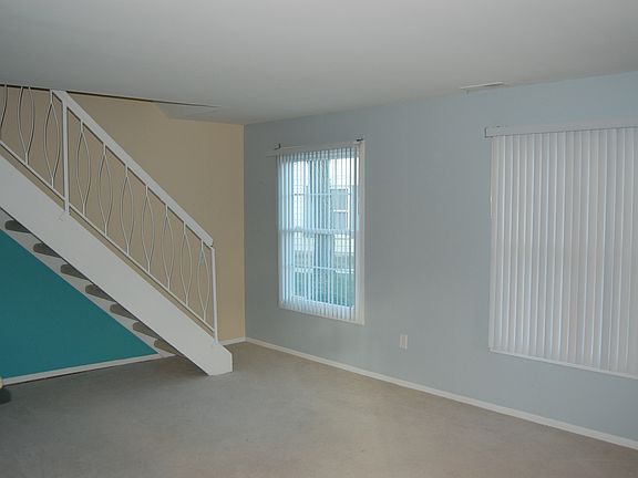 5th image of 2715 Fox Hollow Ct