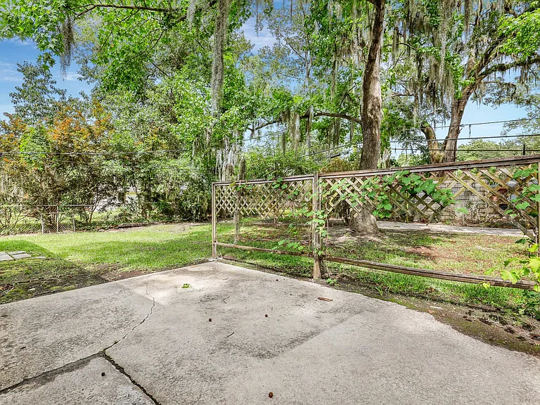 12473 Northwood Rd — Photo 31