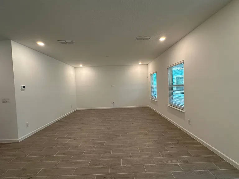 4086 Haydon Burns Pl — Photo 14