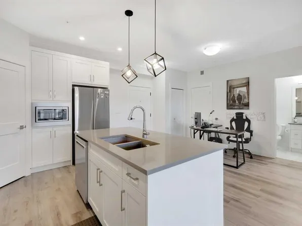 20 SW Sage Hill Walk NW #311, Calgary, AB T3R 1Z5